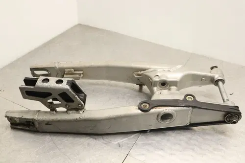 2005 2006 SUZUKI RMZ250 OEM SWINGARM SWING ARM SUSPENSION KK330-01005-7CE #8934