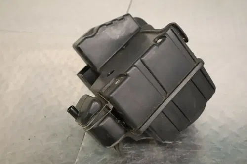 1984 HONDA VT700C VT 700C SHADOW AIRBOX AIR BOX 17210-ME9-000 FREE SHIPPING