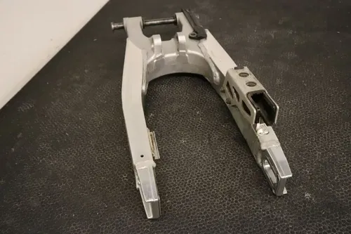 2005-2007 SUZUKI RMZ450 RMZ450Z SWING ARM 61000-35G10 FREE SHIPPING