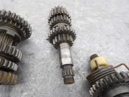 2005 YAMAHA YZ250F OEM ENGINE TRANSMISSION TRANNY ASSEMBLY GEARS SHIFT FORKS