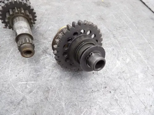 2005 YAMAHA YZ250F OEM ENGINE TRANSMISSION TRANNY ASSEMBLY GEARS SHIFT FORKS