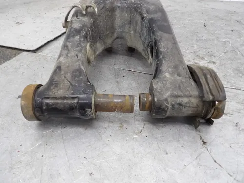 04-05 YAMAHA YFZ450 SWINGARM CARRIER OEM YFZ 450 5TG-22110-01-00