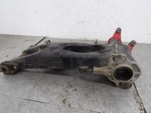 04-05 YAMAHA YFZ450 SWINGARM CARRIER OEM YFZ 450 5TG-22110-01-00