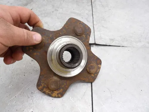 2000 HONDA FOREMAN 450 OEM REAR BACK WHEEL RIGHT HUB