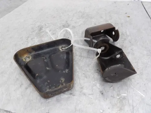 2000 POLARIS SPORTSMAN 335 4X4 TRANSMISSION MOUNTING MOTOR BRACKETS