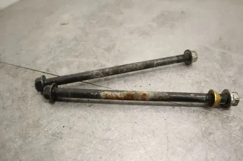 YAMAHA OEM ENGINE MOUNTING BOLTS HARDWARE MOTOR SCREWS 90105-12228-00