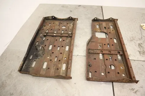 1998 YAMAHA GRIZZLY 600 YFM600FWA 4X4 OEM LEFT RIGHT FOOT REST PEG STEP