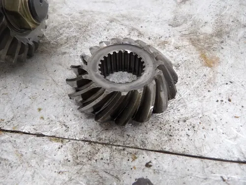 2004 SUZUKI OZARK 250 LTF250 2X4 OEM BEVEL GEAR SHAFT OUTPUT 24971-05G00