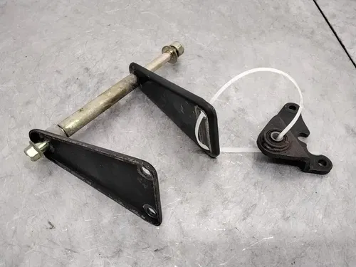 2005 POLARIS SPORTSMAN 90 OEM MOTOR ENGINE MOUNT STAY BRACKET