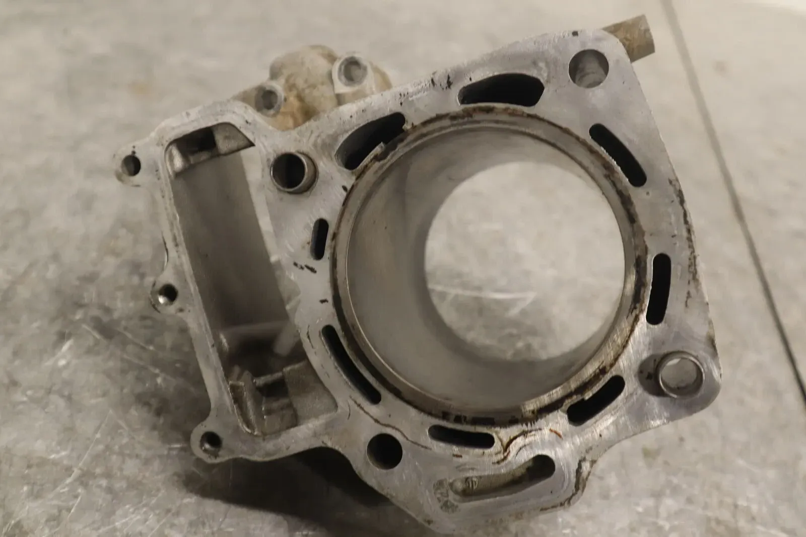 2003 KAWASAKI PRAIRIE 650 KVF650A 4X4 FRONT ENGINE TOP END CYLINDER CRACKED