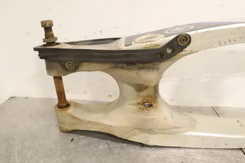 2004 YAMAHA YZ250F OEM SWINGARM SWING ARM SUSPENSION 5UN-22110-00-00
