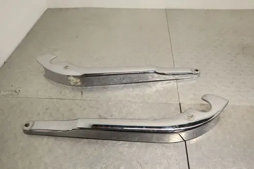 97-04 SUZUKI MARAUDER 800 OEM REAR PASSENGER FENDER GRAB RAIL 47220-48E00