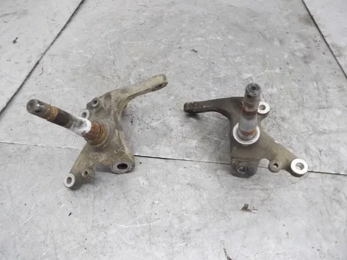 2005 04-13 Yamaha YFZ450 YFZ 450 Front Knuckle Steering Spindle Left Right Hub