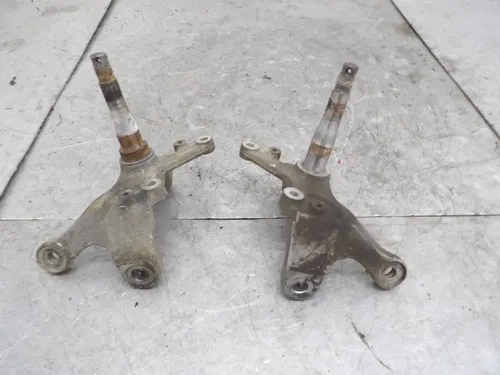 2005 04-13 Yamaha YFZ450 YFZ 450 Front Knuckle Steering Spindle Left Right Hub