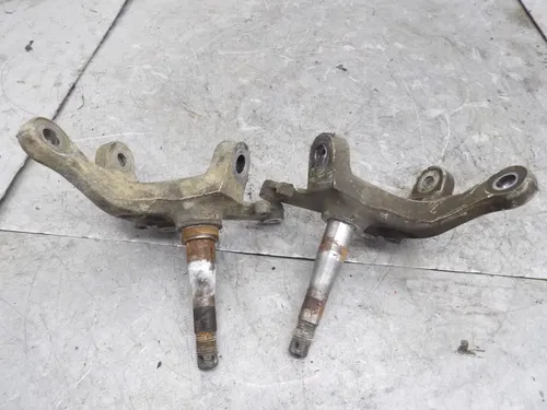 2005 04-13 Yamaha YFZ450 YFZ 450 Front Knuckle Steering Spindle Left Right Hub