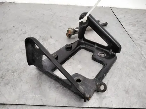 2004 ARCTIC CAT 650 4X4 V2 AUTOMATIC OEM MOTOR ENGINE MOUNT STAY BRACKET