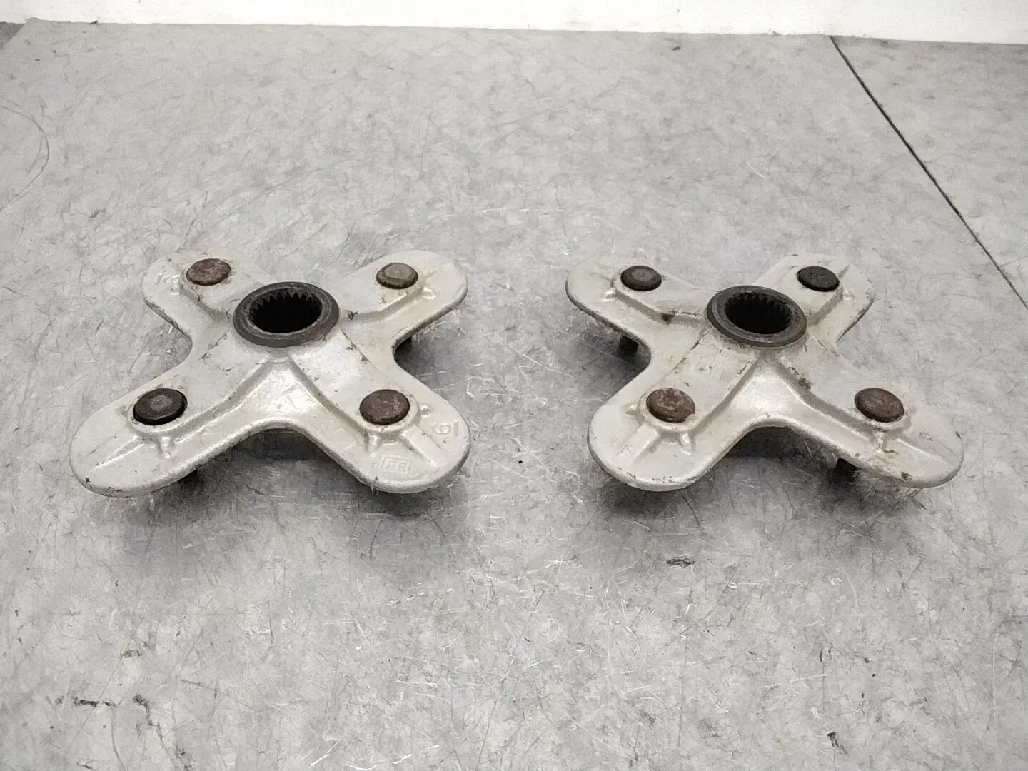 2007 KAWASAKI BRUTE FORCE 650 KVF650F 4X4I OEM REAR BACK WHEEL RIGHT LEFT HUBS