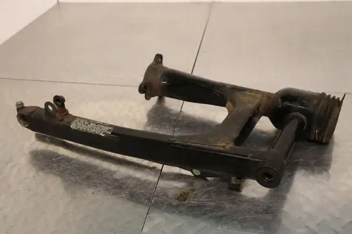 1984-1985 HONDA VT700C VT 700C SHADOW SWINGARM 52100-ME9-000 FREE SHIPPING
