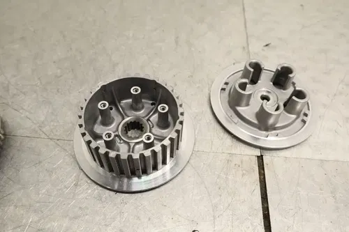 09-13 YAMAHA YZ250F OEM CLUTCH BASKET INNER HUB PRESSURE PLATE 5XC-16150-10-00