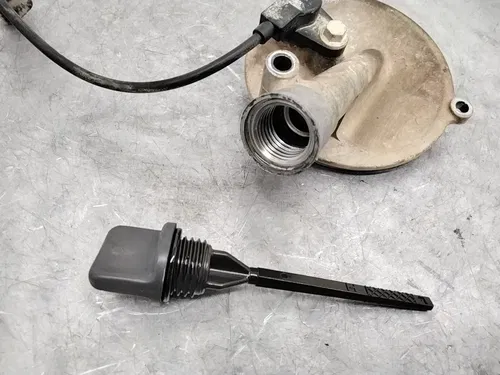 2008 KAWASAKI BRUTE FORCE 750 KVF750D 4X4I OEM ENGINE OIL COVER W DIPSTICK