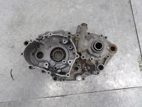 YAMAHA 2001 WR250F YZ250F LEFT ENGINE MOTOR CRANKCASE CRANK CASES BLOCK