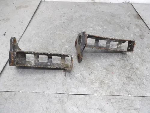 2004 04 Yamaha YFZ450 Foot Pegs Left and Right OEM 5TG-27411-01-00