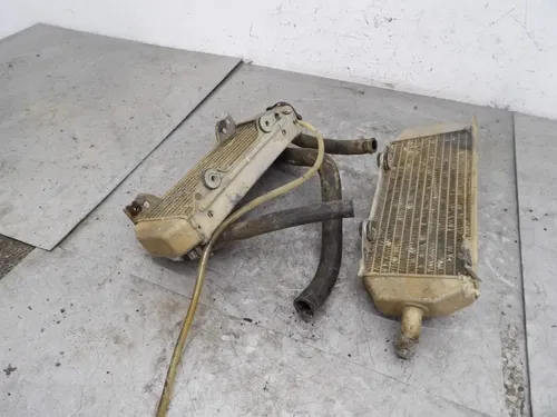 2000 SUZUKI RM250 OEM ENGINE MOTOR COOLING COOLER RADIATOR 17710-37E00