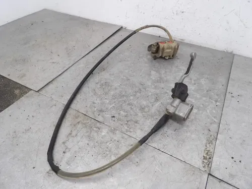1999 96-00 Suzuki RM250 RM125 RM 250 Front Brake Caliper Bracket Master Cylinder