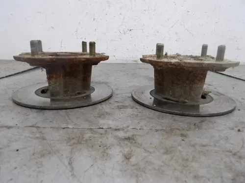 02 03 04 05 06 Suzuki Ozark 250 used Front Wheel Hub LEFT RIGHT 54110-05G00