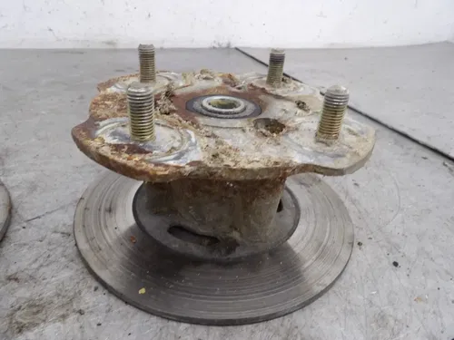 02 03 04 05 06 Suzuki Ozark 250 used Front Wheel Hub LEFT RIGHT 54110-05G00