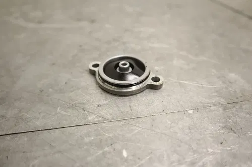 2017 KAWASAKI KX250F KX252AHF OEM ENGINE OIL PUMP FILTER COVER 11065-0087