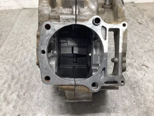 2003 Yamaha Raptor 660R YFM660R OEM ENGINE MOTOR CRANKCASE CRANK CASES BLOCK