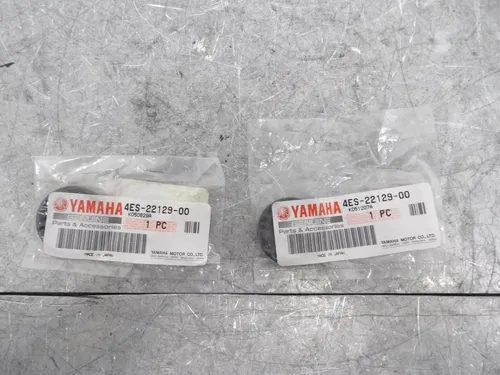 4ES-22129-00 NOS Yamaha Cover Thrust 2 YZ80E1 YZ80F1 YZ85P YZ85T Y23L