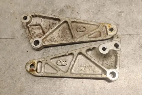 1982 HONDA NIGHTHAWK 450 CB450SC OEM FRONT FOOT RESTS PEGS STEPS SET PAIR