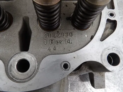2002 POLARIS SPORTSMAN 700 ENGINE TOP END CYLINDER HEAD ROCKERS 1201657