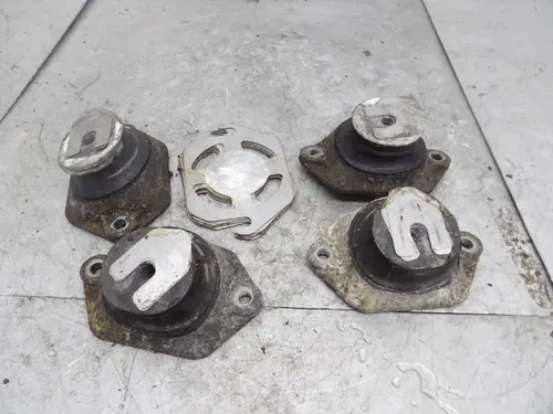 Honda Aquatrax R-12X 2007 Engine Motor Mounts Set of 4 50201-HW1-682