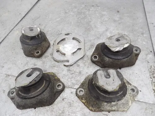 Honda Aquatrax R-12X 2007 Engine Motor Mounts Set of 4 50201-HW1-682