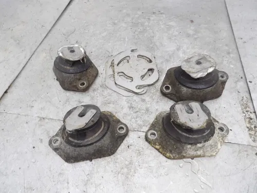 Honda Aquatrax R-12X 2007 Engine Motor Mounts Set of 4 50201-HW1-682