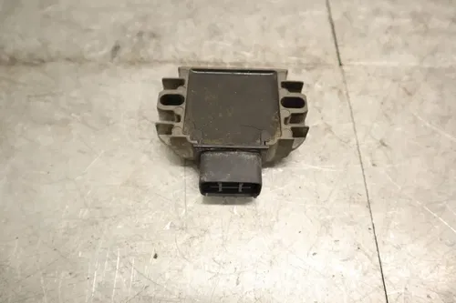 SUZUKI OZARK 250 QUADSPORT Z250 Z400 VANVAN 200 OEM RECTIFIER VOLTAGE REGULATOR