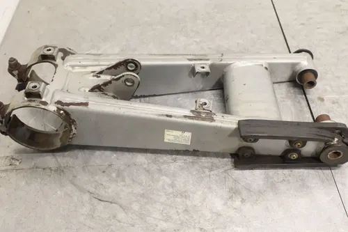2005 POLARIS PREDATOR 500 OEM REAR SWINGARM BACK SUSPENSION SWING ARM