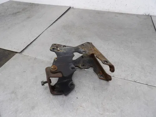2005 SUZUKI QUADSPORT 80 OEM AXLE HOLDER