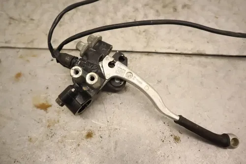 2002 YAMAHA WOLVERINE 350 YFM350FX 4X4 OEM CLUTCH LEVER PERCH MOUNT BRACKET