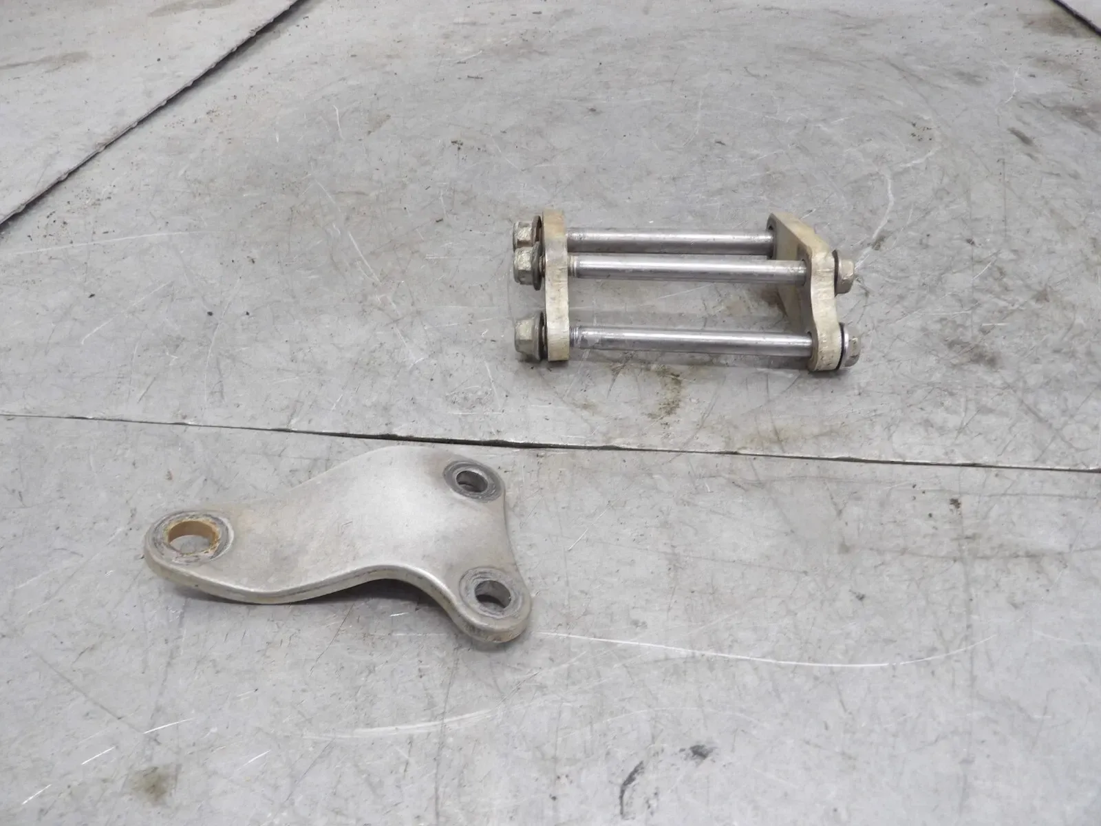 USED OEM 06 07 KAWASAKI KX450F FRONT ENGINE MOTOR MOUNTS BRACKETS & BOLTS