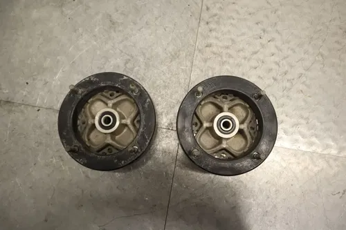 YAMAHA YFZ450 FRONT WHEEL RIGHT LEFT HUBS HUB SET 1S3-25111-00-00