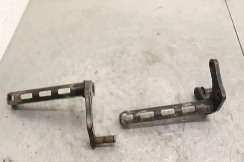 2004 YAMAHA BIG BEAR 400 YFM400 OEM LEFT RIGHT FOOT RESTS PEGS STEPS