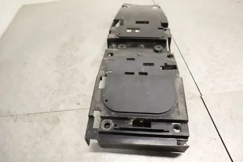 08-16 YAMAHA YZF R6 OEM REAR BACK TAIL UNDERTAIL BATTERY TRAY PLASTIC