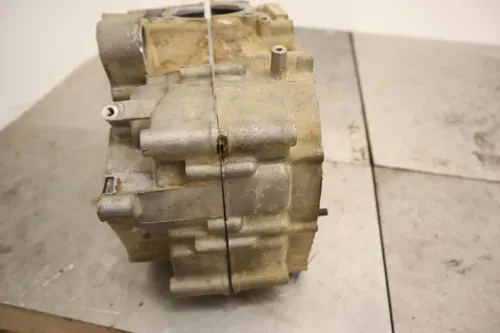 1995 KAWASAKI BAYOU 220 KLF220A OEM ENGINE MOTOR CRANKCASE CRANK CASES BLOCK
