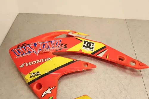 HONDA 2004 CR85R CR85RB TANK SHROUDS LEFT RIGHT BODY