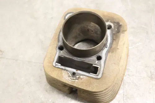 2004 YAMAHA BIG BEAR 400 YFM400 OEM ENGINE TOP END CYLINDER JUG *NEEDS BORE*