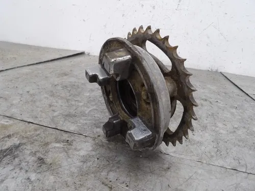 1986 BW80 Yamaha rear wheel sprocket clutch hub